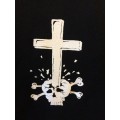 Bügelbild Kreuz im Totenkopf
